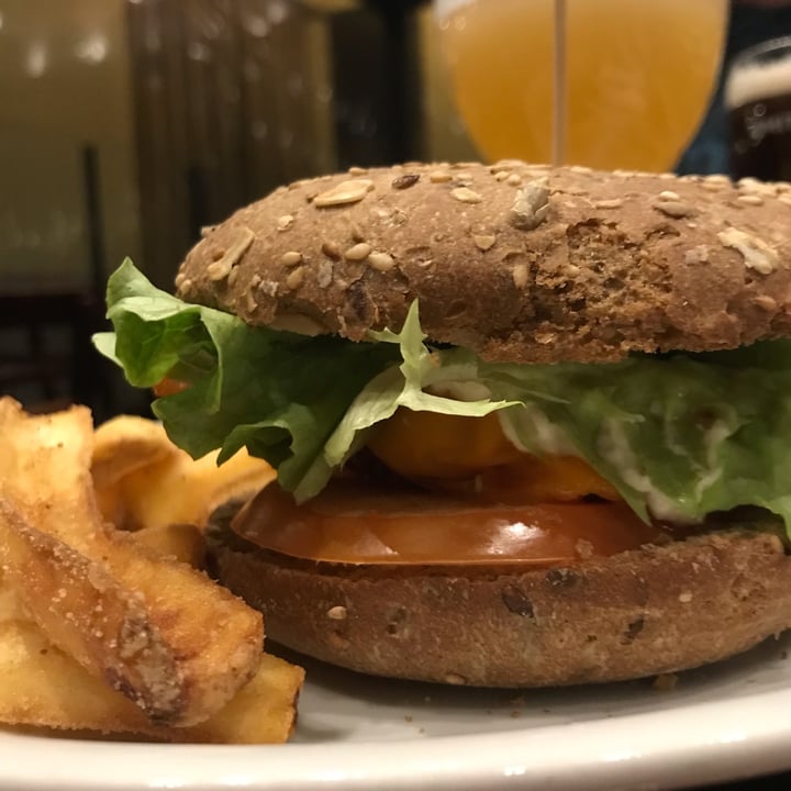 photo of The Millenium Autentico Irish Pub Original Guinness Deluxe burger beyond shared by @blinkina182 on  20 Feb 2022 - review
