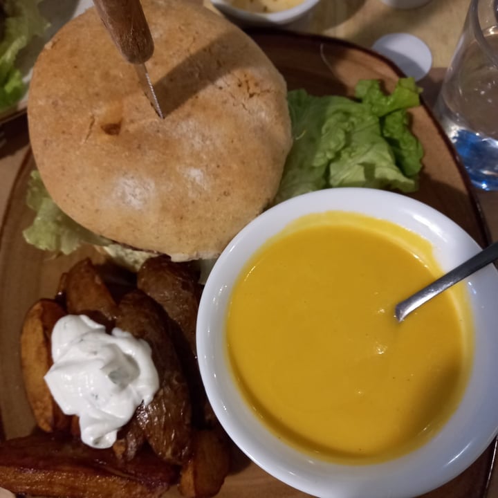 photo of Viva Burger Vivaburger shared by @asonier on  18 Mar 2022 - review