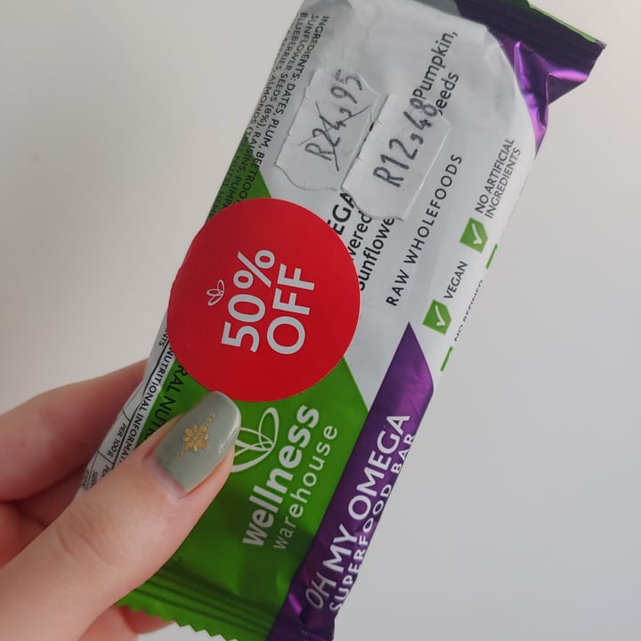 photo of Wellness Warehouse Oh my omega superfood bar shared by @veganonthesavannah on  06 May 2021 - review