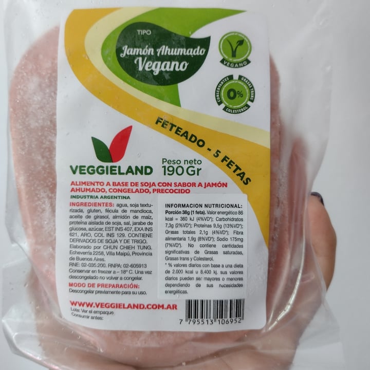 review photo of Veggieland Jamon Ahumado En Trozo shared by @lucirss on 10 May 2022 - review
