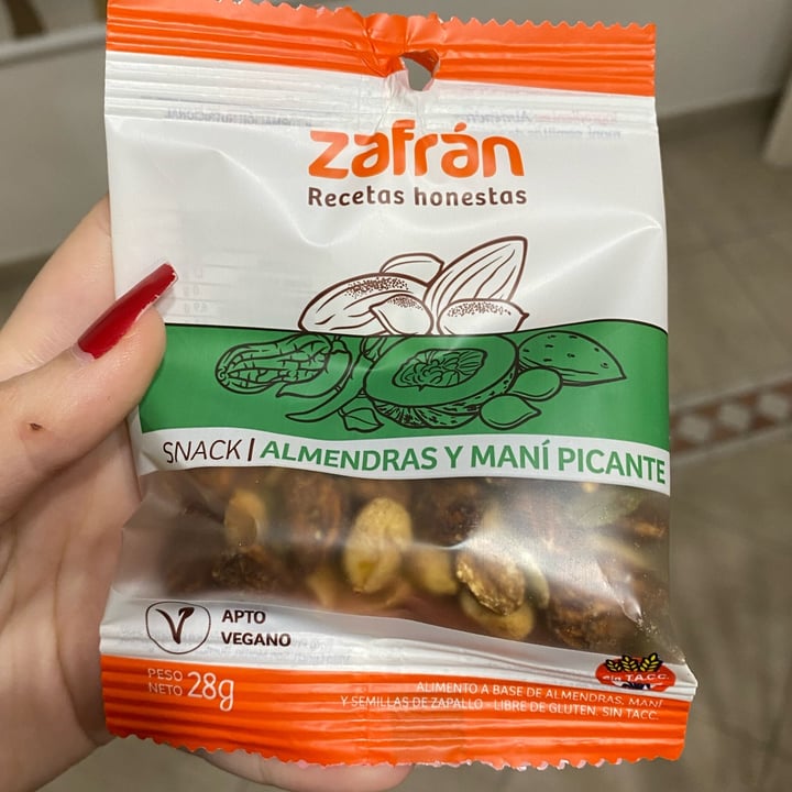 photo of Zafran Snack almendras y maní picante shared by @denisezeta on  27 Jan 2022 - review