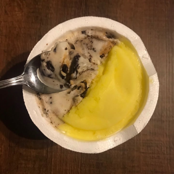 photo of Mileto Helados Helado Vegano De Banana Split Y Mango shared by @buenavibraarg on  01 Mar 2021 - review