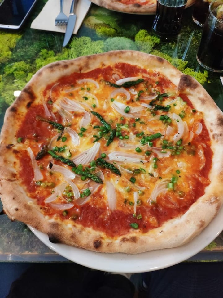 photo of Pizzi & Dixie Pizza de trigueros y cebolleta shared by @raquelvegan on  02 Mar 2020 - review