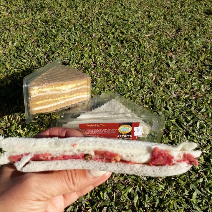 photo of Veganya Sandwich De Miga Crudo Y Queso shared by @mariavporlosanimales on  23 Aug 2020 - review