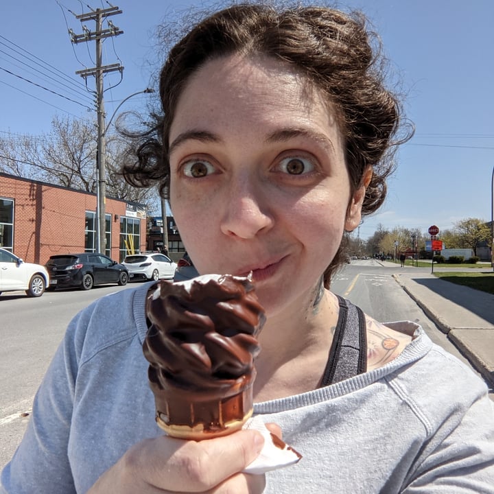 review photo of Hoche Glacé Ice cream cone shared by @wishes on 02 Nov 2021 - review
