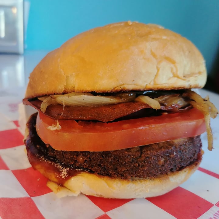 photo of COMET 984 - 50's Diner Vegan BBQ Burger shared by @maimorfina on  06 Oct 2022 - review