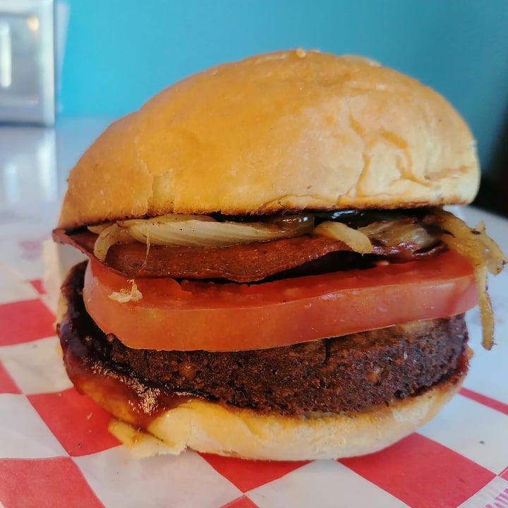 review photo of COMET 984 - 50's Diner Vegan BBQ Burger shared by @maimorfina on 06 Oct 2022 - review