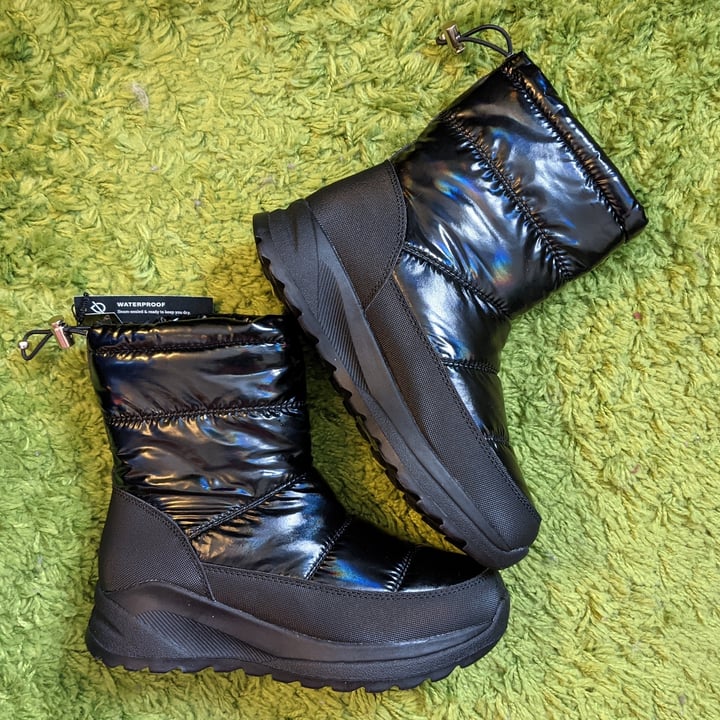 photo of Call It Spring Vegan winter boots shared by @awnyer on  11 Mar 2021 - review