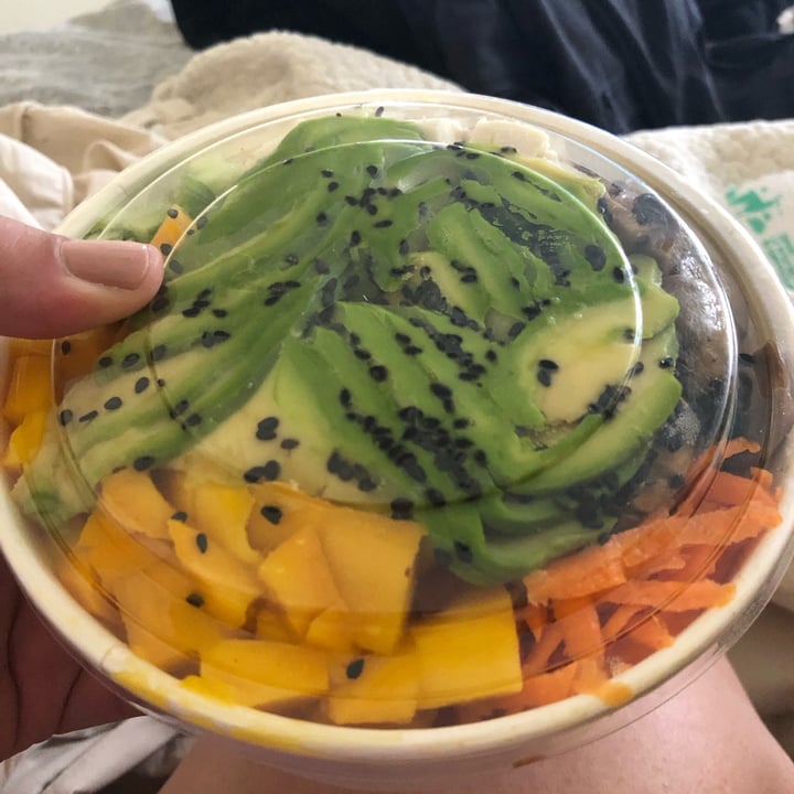 review photo of Lounge del Brujo Poke Bowl Nikkei shared by @valeskafreire on 28 Sep 2021 - review