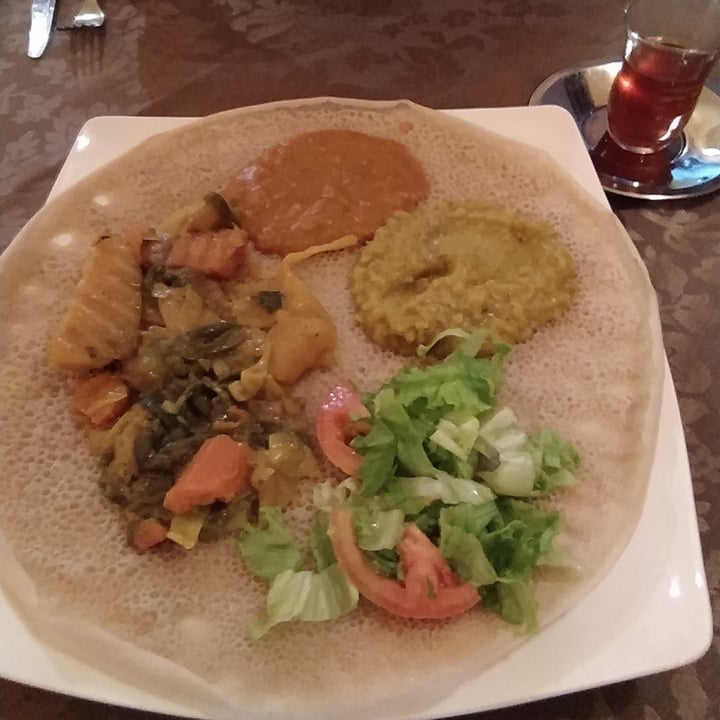 photo of Dahlak Restaurant Piatto completo VEG shared by @maple15 on  24 Jun 2022 - review