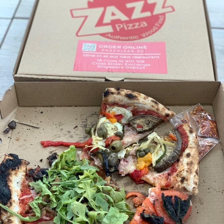 photo of ZAZZ Pizza Veganized Margarita Pizza With Arugula And Tomatoes shared by @briannoel on  18 Feb 2022 - review