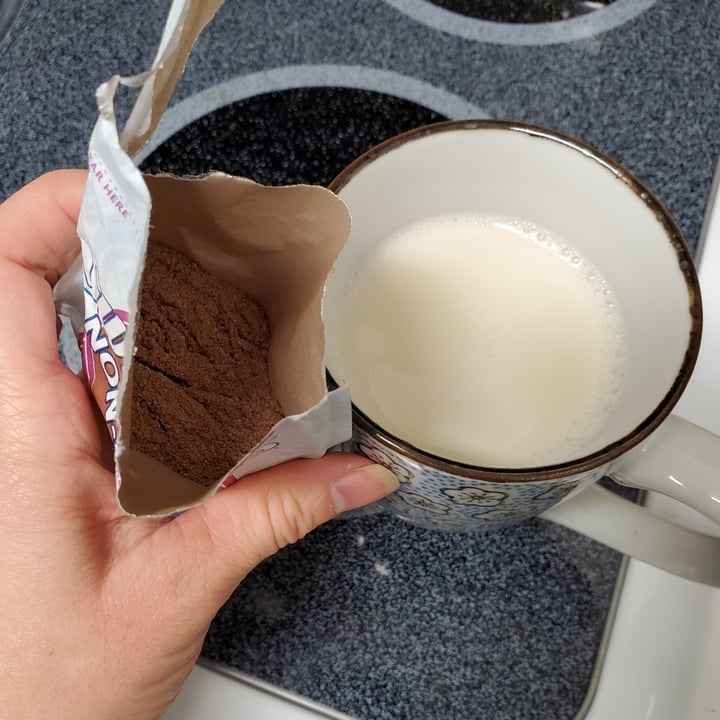 photo of Swiss Miss Non-Dairy Hot Cocoa Mix shared by @emilypaulsen on  08 Dec 2020 - review