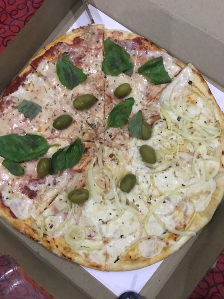 photo of Empanadas de 10.Pacheco Pizza Vegana shared by @vanepiterman on  11 Apr 2020 - review
