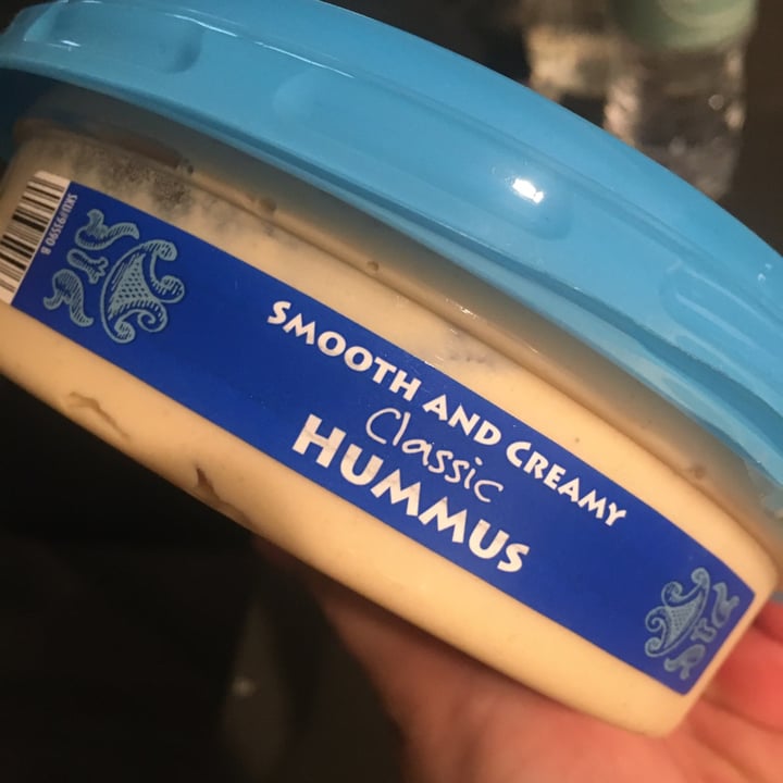 photo of Trader Joe's Classic Hummus Smooth And Creamy shared by @sedahere on  12 Feb 2021 - review