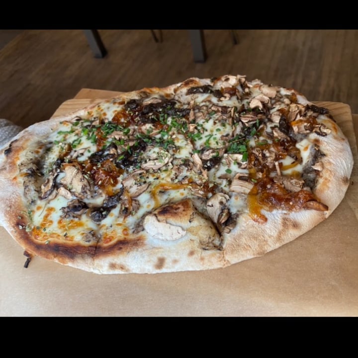 photo of SUPERCHULO MADRID Pizza Trufada shared by @gororiddle on  22 Oct 2020 - review