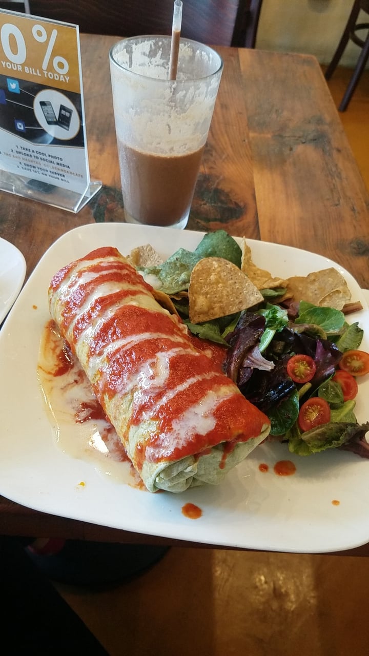 review photo of Viva Vegan Burger,cake, and burrito shared by @roguebunni on 06 Apr 2018 - review
