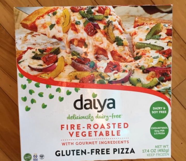 photo of Daiya Fire-Roasted Vegetable Pizza shared by @meeganthevegan on  23 Nov 2019 - review