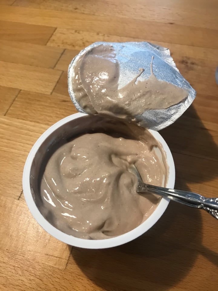 photo of Silk Dark Chocolate Coconut Almond Dairy-Free Yogurt Alternative shared by @curvycarbivore on  06 Feb 2020 - review