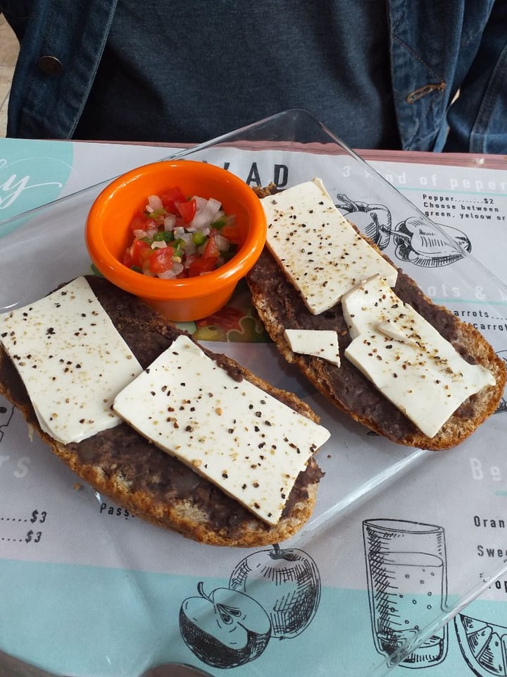 photo of Pimienta Gorda Molletes shared by @omar0505 on  30 Sep 2019 - review