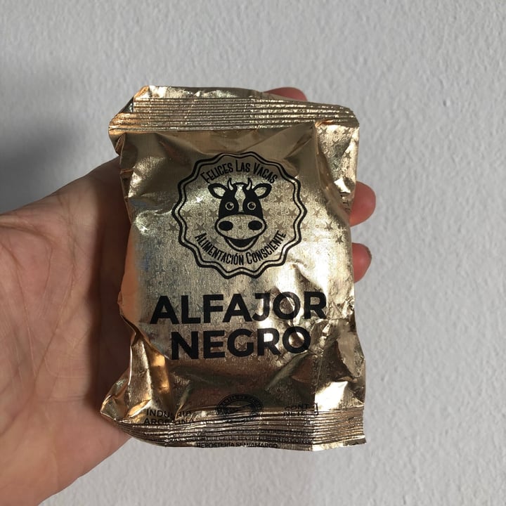 photo of Felices Las Vacas Alfajor Negro shared by @rominaryan on  27 May 2021 - review