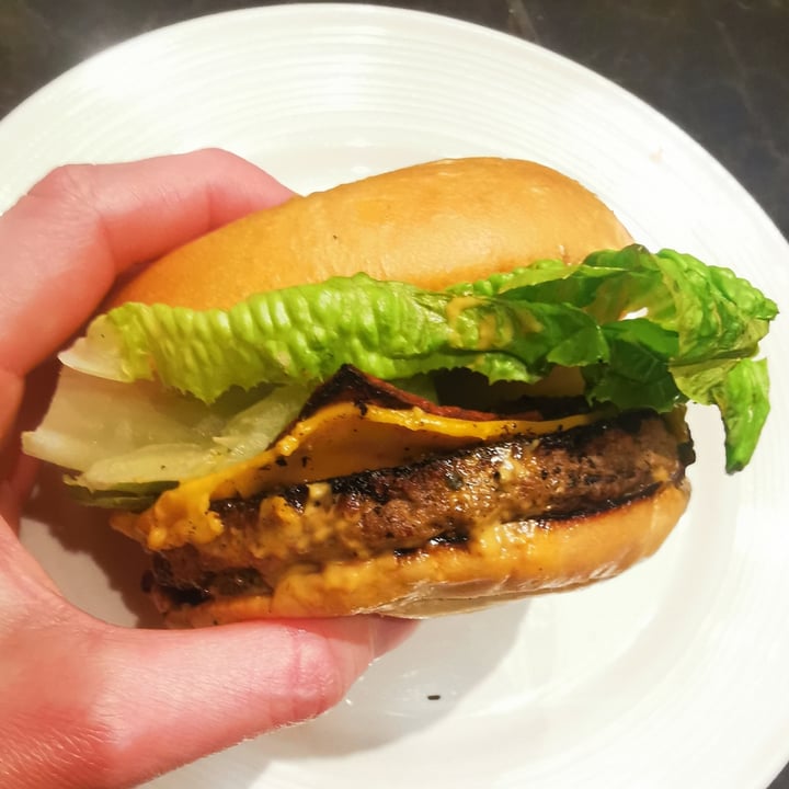 photo of Veganarie - Resto Végan Vegan Bacon Cheeseburger shared by @nancytigress on  11 Dec 2022 - review