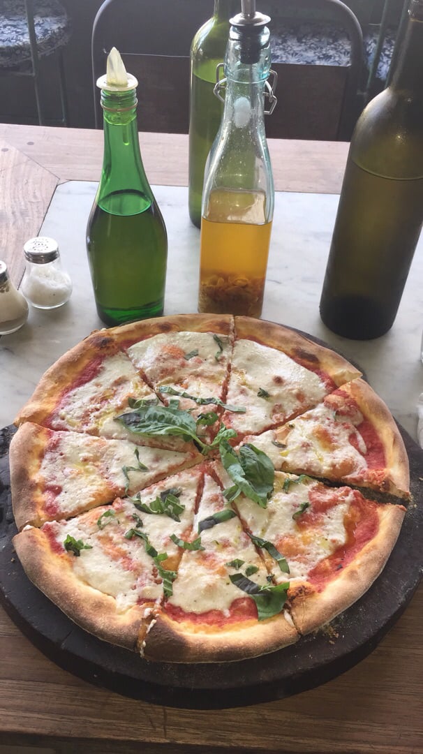 review photo of La Baracca Uluwatu Vegan Marguerita Pizza shared by @rodrigobali on 02 Dec 2019 - review