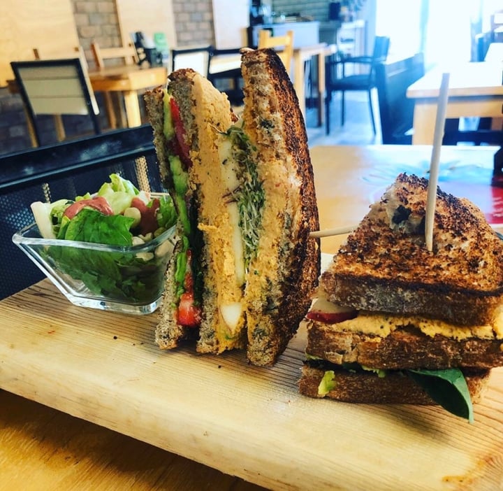 photo of Vegan Republique Club Sándwich shared by @unidad-animal on  14 Dec 2019 - review