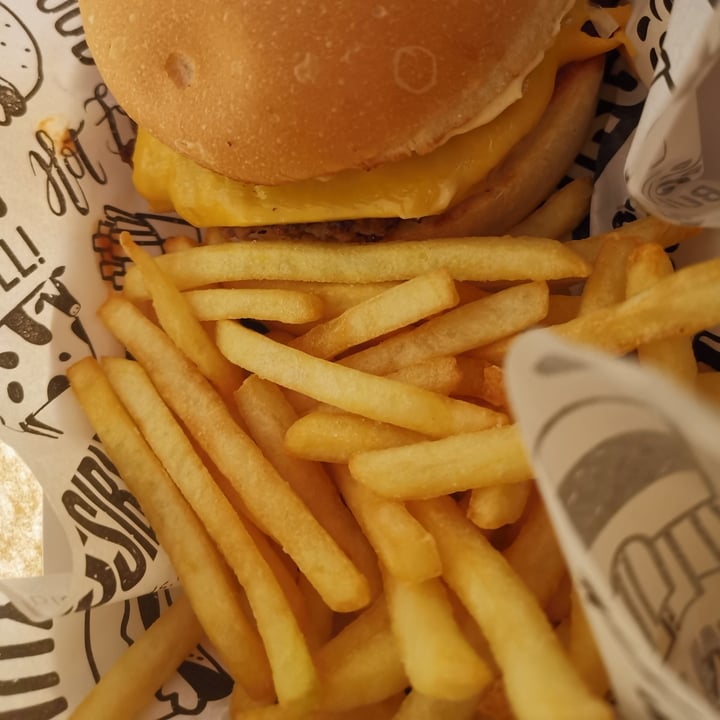 photo of The Goodburger Food Truck The Classic shared by @ananelia on  03 Aug 2020 - review