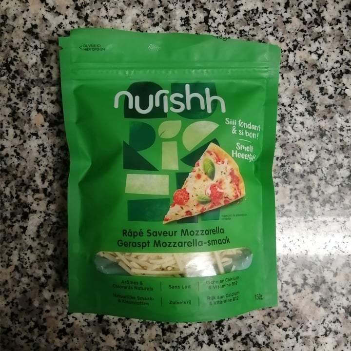 photo of Nurishh le râpé végétal saveur mozzarella shared by @veggiehugs on  17 Sep 2022 - review