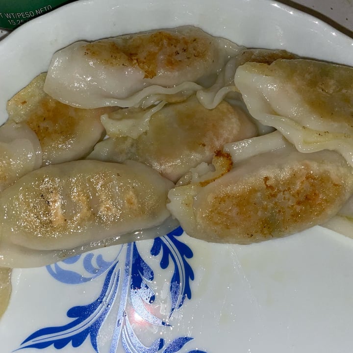 photo of Earth Grown Vegetable potstickers with dipping sauce shared by @vegangracie on  11 Aug 2022 - review