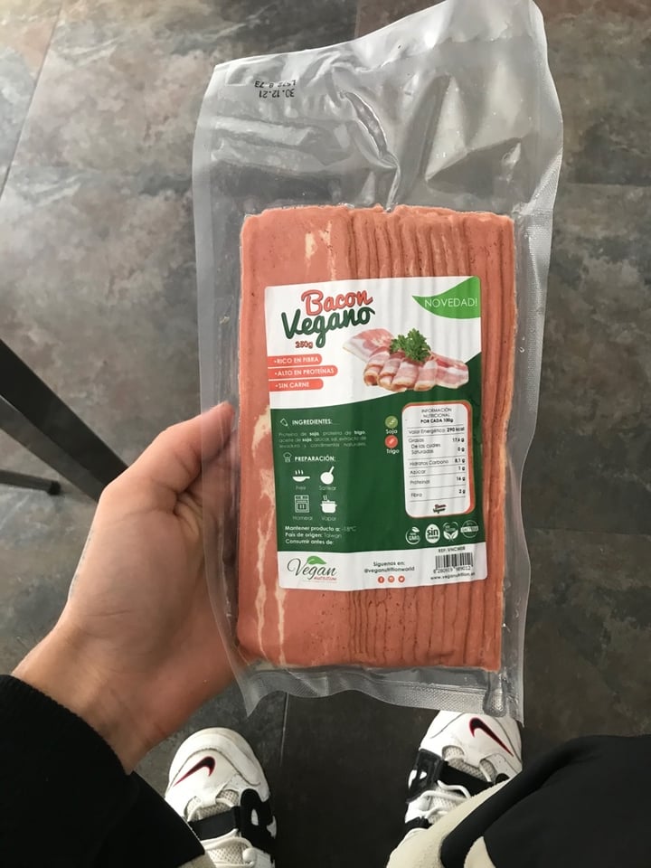 photo of Vegan Nutrition Lonchas Veganas Estilo Bacon shared by @xyzthomson on  04 Dec 2019 - review