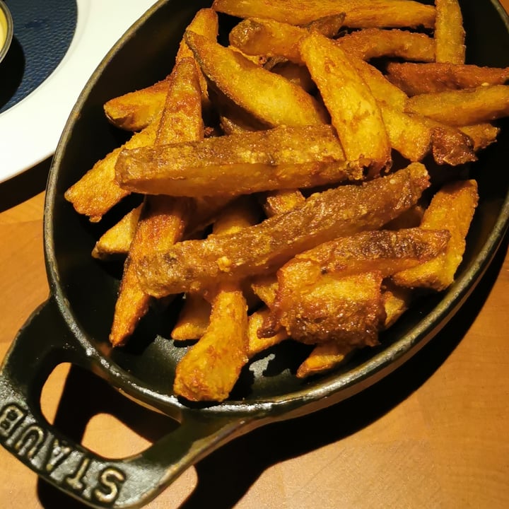 photo of Blue Label Pizza & Wine Hand Cut Fries shared by @deepaknk on  23 Nov 2020 - review