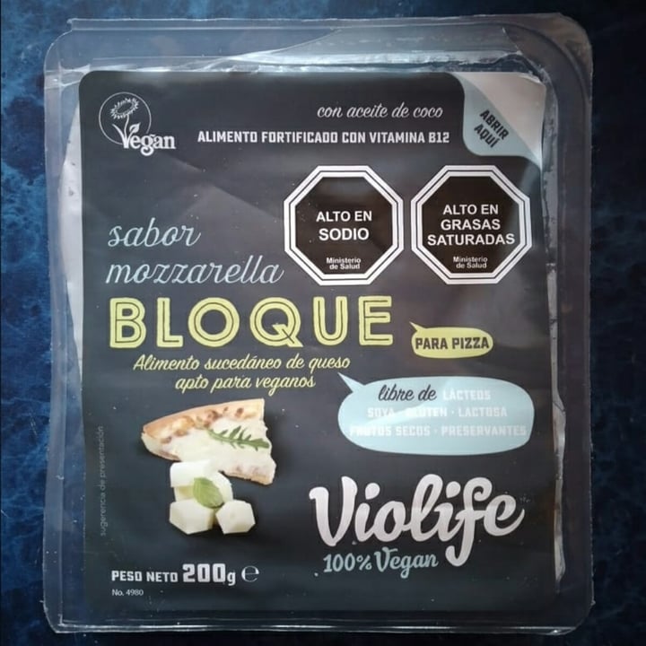 photo of Violife Mozzarella Flavor Block shared by @polavargas on  08 Dec 2020 - review