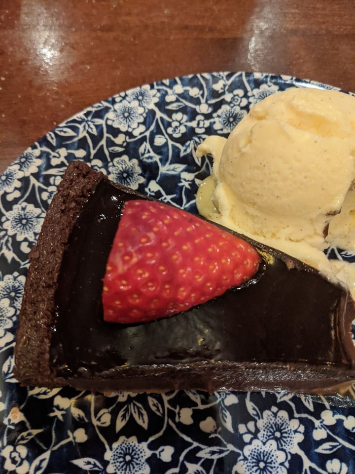 review photo of The Captain Alexander - JD Wetherspoon Chocolate And Salted Caramel Tart shared by @aivilomt on 17 Feb 2020 - review