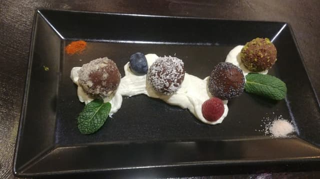 Foto del piatto “Tartufini Al Cioccolato”