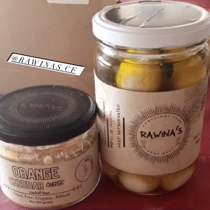 photo of Rawina's conscious food Almond Labneh And Cheddar shared by @saraleebeautyvegan on  11 Sep 2021 - review