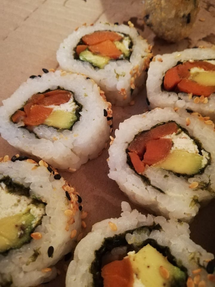 photo of Yasai Vegan Sushi Zanahoria California shared by @javimayorga on  18 Mar 2020 - review