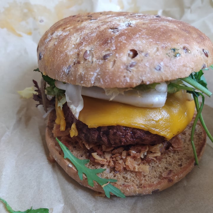 photo of Super Vegan Heura burger shared by @mireieta on  04 Apr 2022 - review