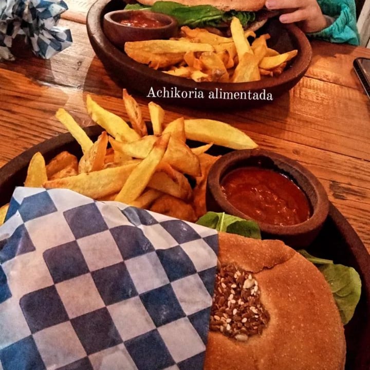 photo of Wara espacio saludable Sandwich De Seitan Con Papas shared by @chikori on  05 Dec 2021 - review