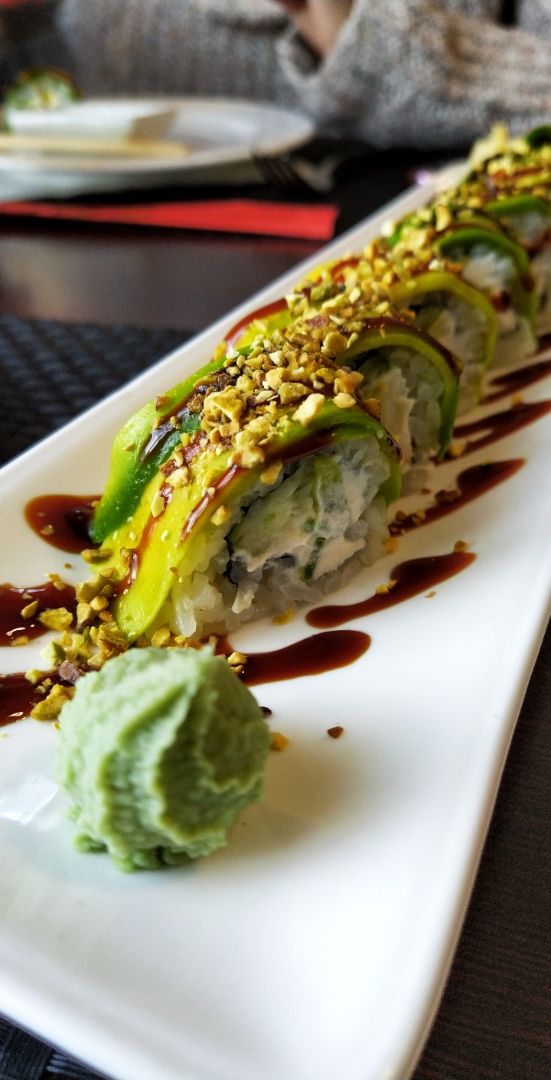 photo of Asia Fusion Sushi Uramaki Con Avocado E Formaggio Vegano shared by @bob7 on  18 Feb 2020 - review