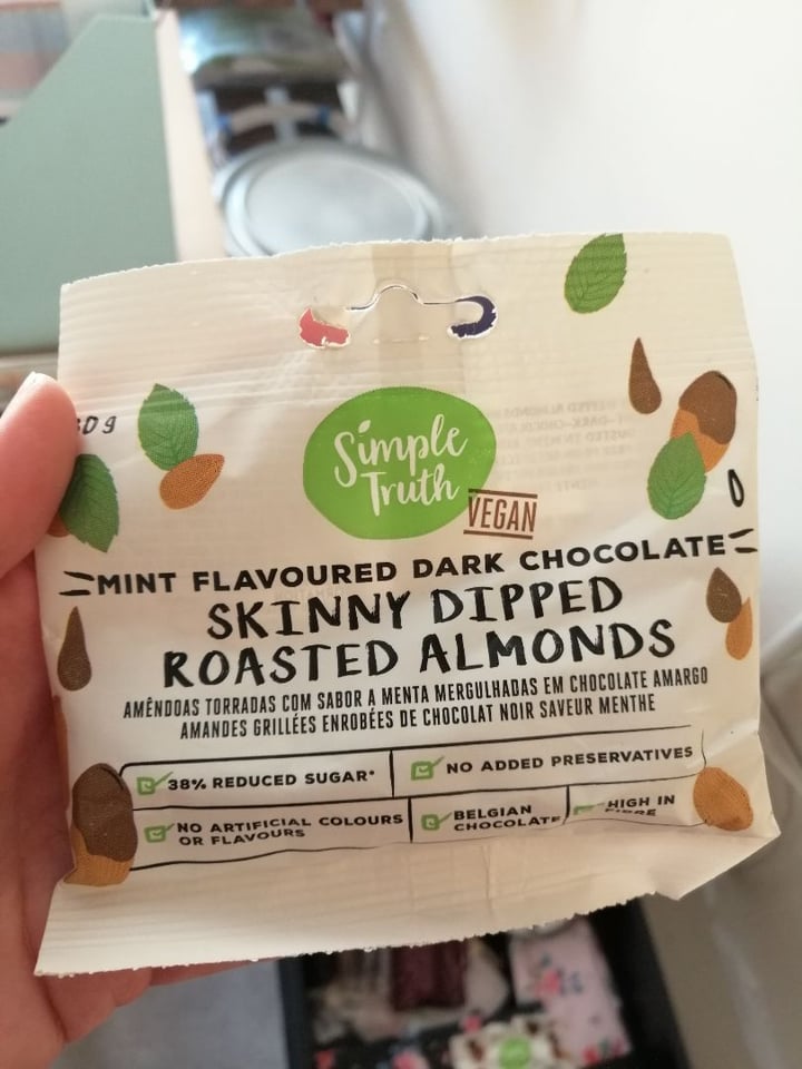 photo of Simple Truth Dark Chocolate Skinny Dipped Roasted Almonds shared by @karamikayla on  26 Sep 2019 - review