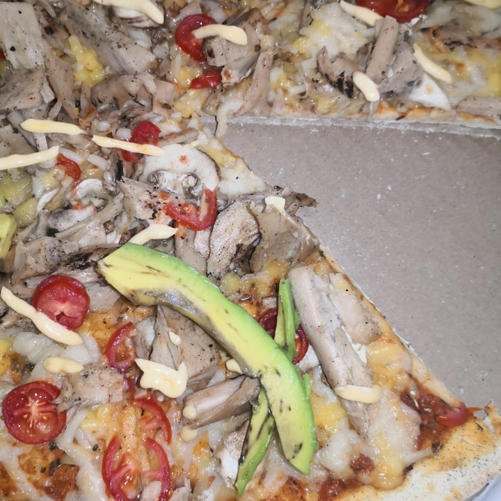 photo of Vegan Street Food ZA Chickless Mushroom And Mayo Pizza shared by @liezle on  08 Dec 2020 - review