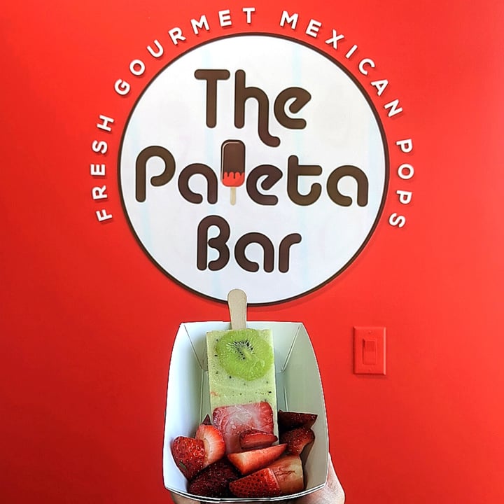 photo of The Paleta Bar Strawberry Kiwi Paleta 🍓🥝 shared by @veggieassassin on  22 Apr 2022 - review