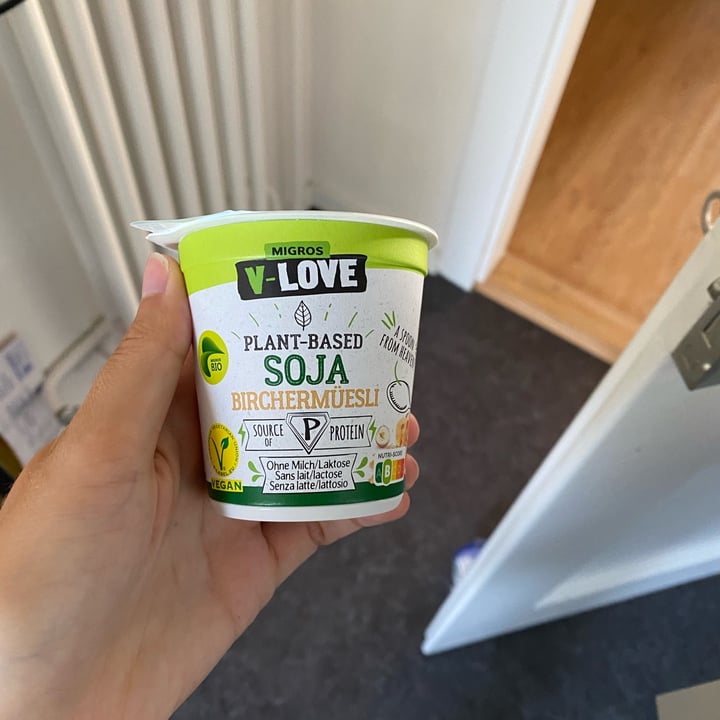 photo of Migros V-Love Plant-based soja Birchermüesli shared by @fiorella00 on  31 Aug 2022 - review