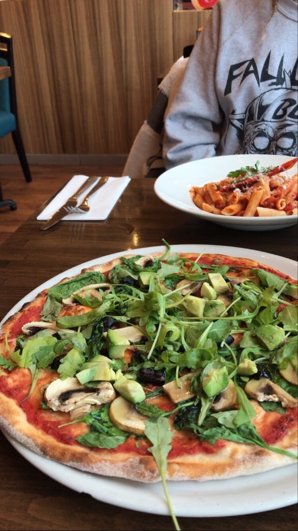 review photo of Prezzo Italian Restaurant Brighton Marina Garlic Mushroom Pizza shared by @s0phierose on 26 Dec 2019 - review