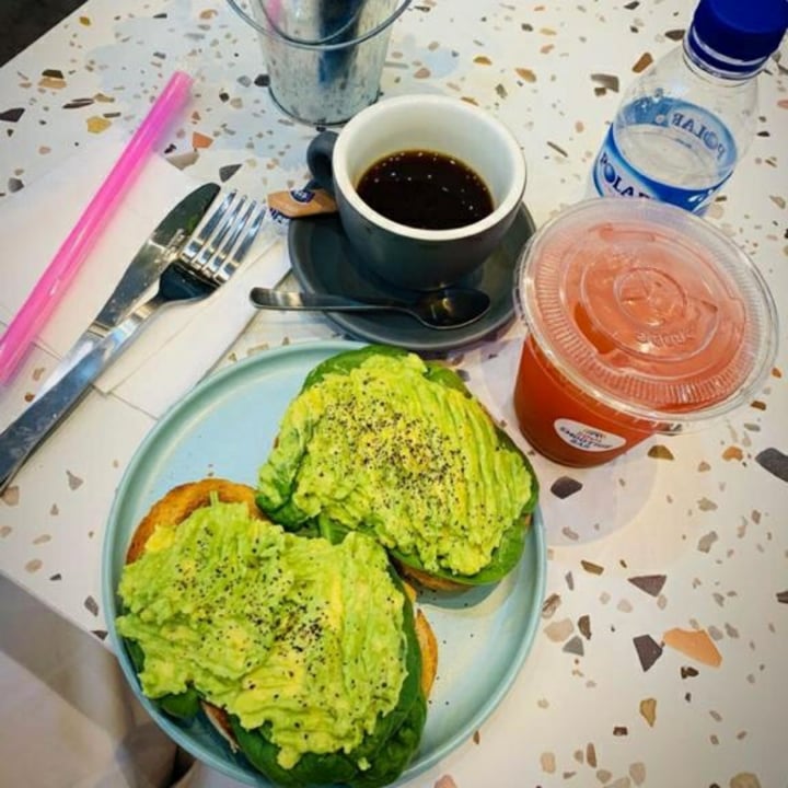 photo of Soul Smoothie Bar Avocado Toast (sans Smoked Salmon) shared by @clive on  23 Dec 2020 - review