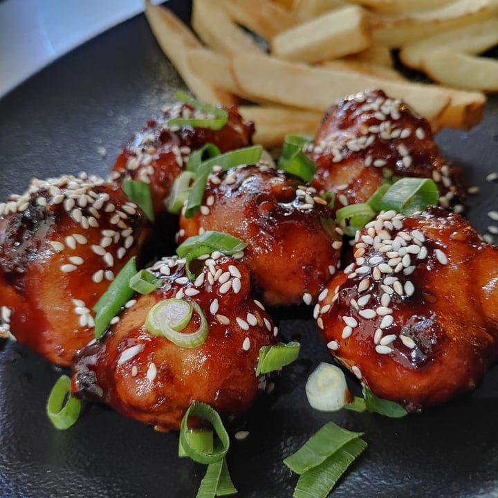 photo of Mugg & Bean Asian BBQ Cauliflower Bites shared by @katdrax on  18 Jun 2022 - review