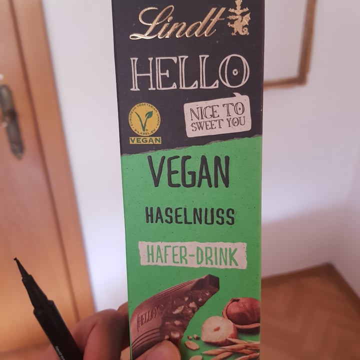 review photo of Lindt Hello Vegan Haselnuss shared by @noeandmike on 06 Aug 2021 - review
