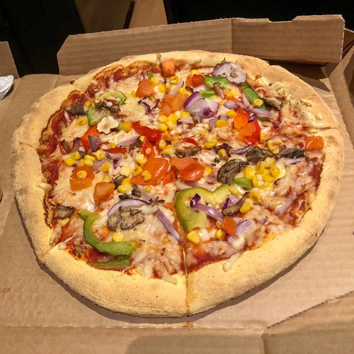 photo of Dominos Pizza Vegan Veggie Supreme shared by @lazulirain on  02 Feb 2021 - review
