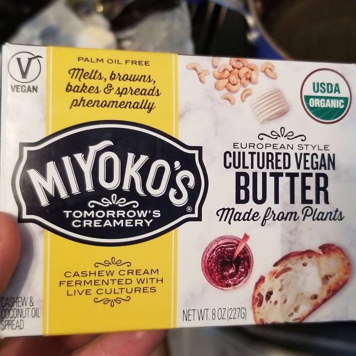 photo of Miyoko's Creamery European Style Cultured Vegan Butter Hint of Sea Salt shared by @andreamichelle5 on  13 May 2020 - review